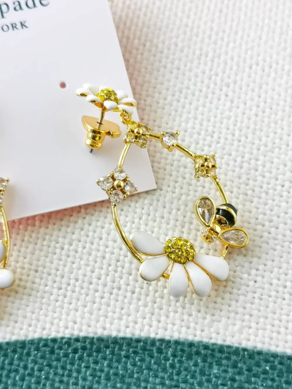 Kate Spade dazzling daisies hoops Earrings NEW
